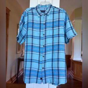 Tommy Bahama Men’s Blue and Black Short Sleeve Button Plaid Button Down Shirt.